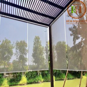 rèm cuốn lưới ngoài trời do rèm bình huy thi công